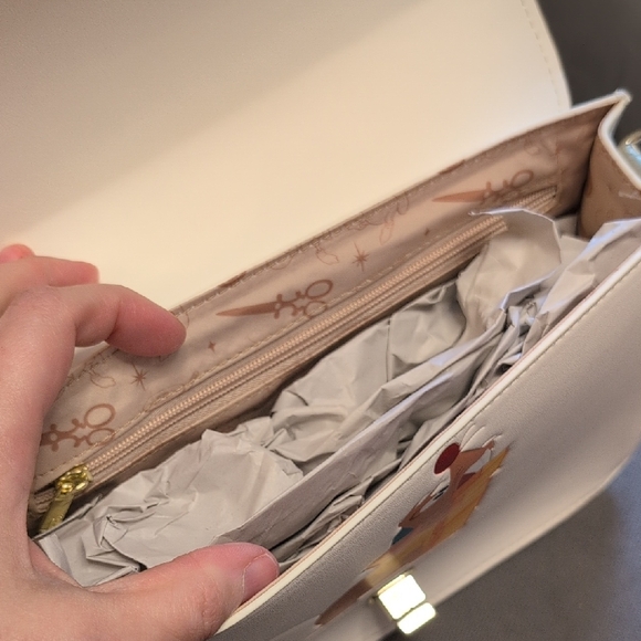 *NWT* Loungefly Cinderella Crossbody Bag - Picture 9 of 10